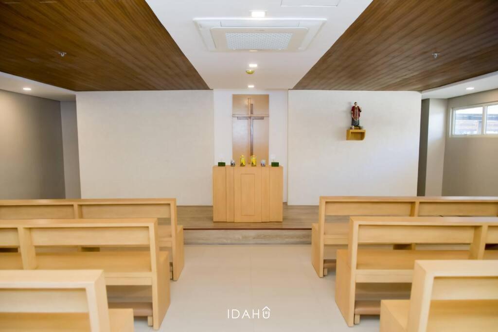 Apartment Idahu Salt Mesavirre Garden Residences Modern