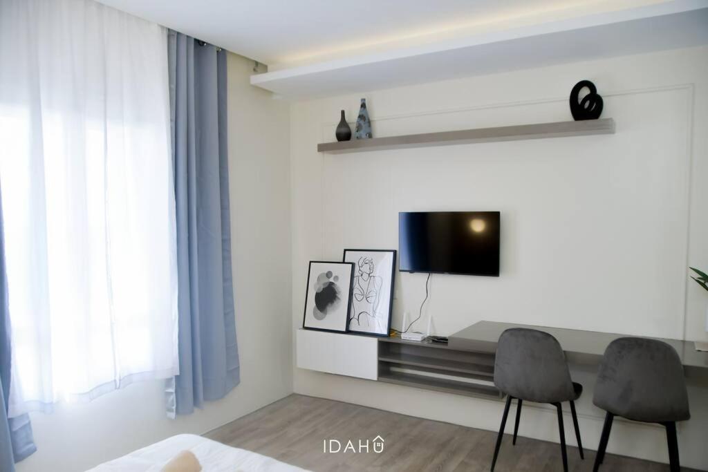 Idahu Salt Mesavirre Garden Residences Modern